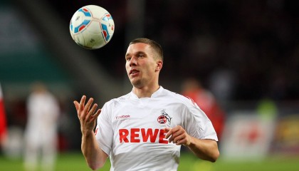 开云电竞平台-_快船全员努力，追梦季后赛_，快船队集锦